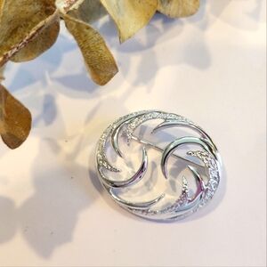 Vintage 70s Silver Waves Brooch